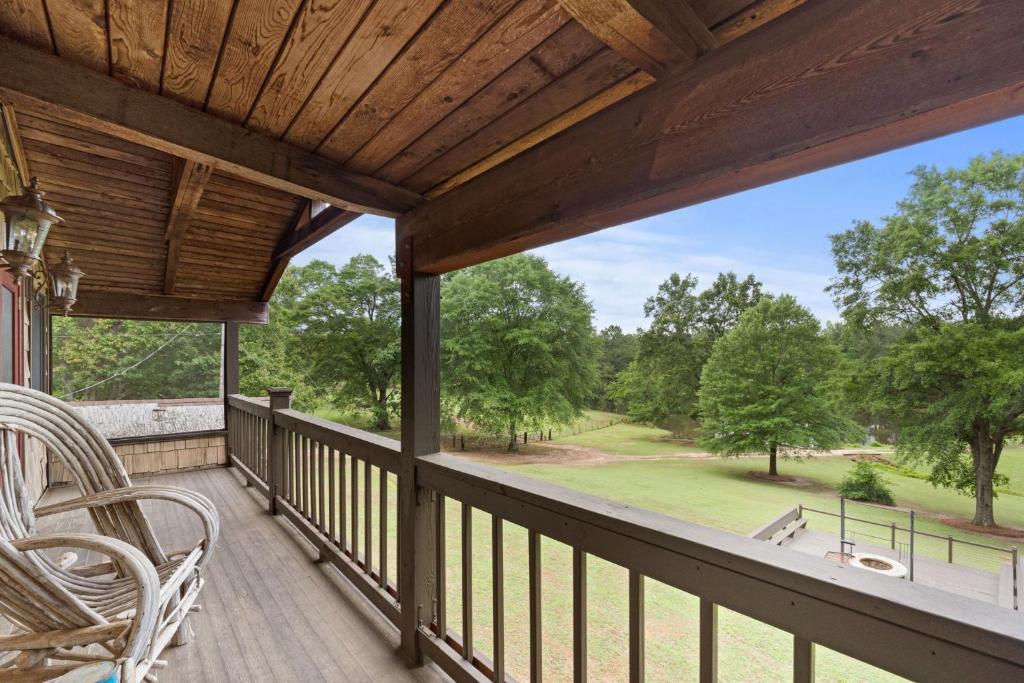 Refuge Ranch Retreat Log Cabin Lake 53+ Acres Locust Grove Exterior photo